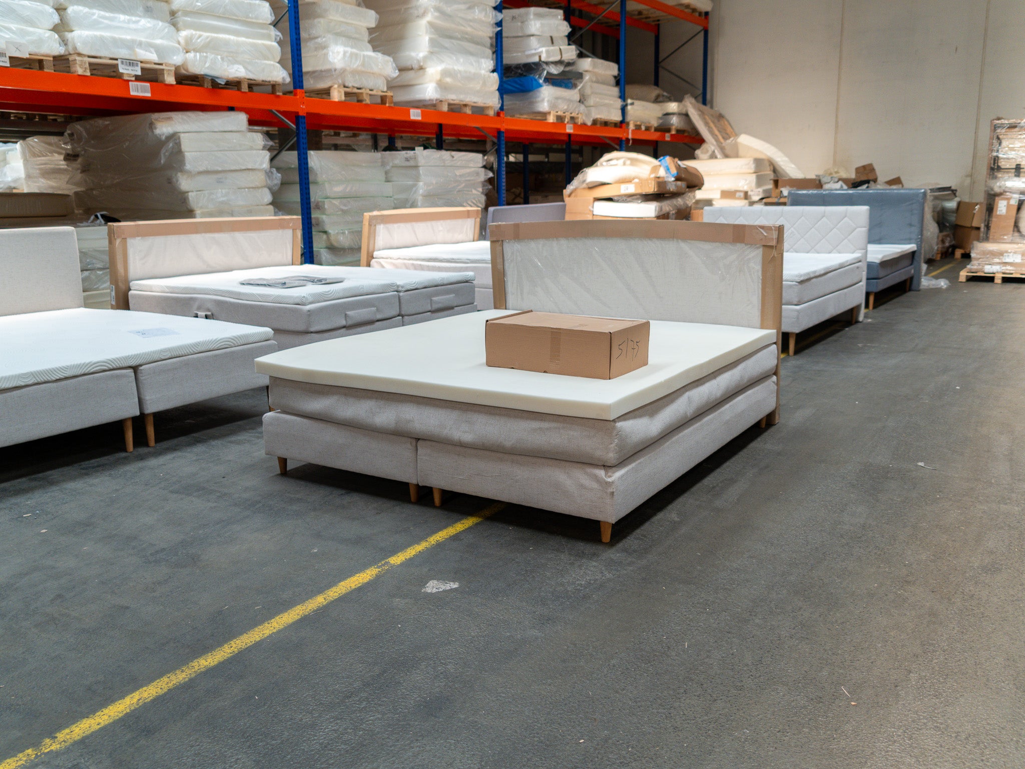 Retur - Majestæt Trykaflastende | Kontinental (Sand) 180x200