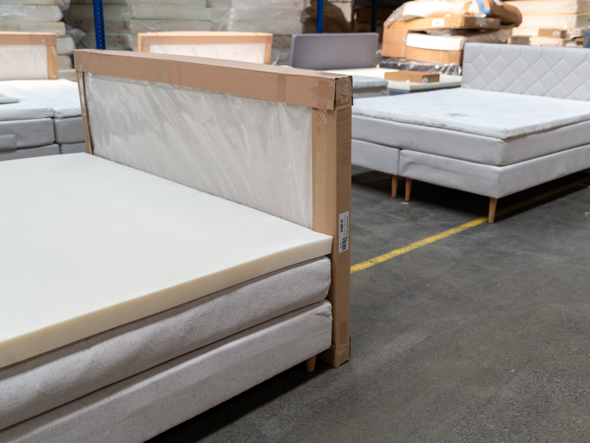 Retur - Majestæt Trykaflastende | Kontinental (Sand) 180x200