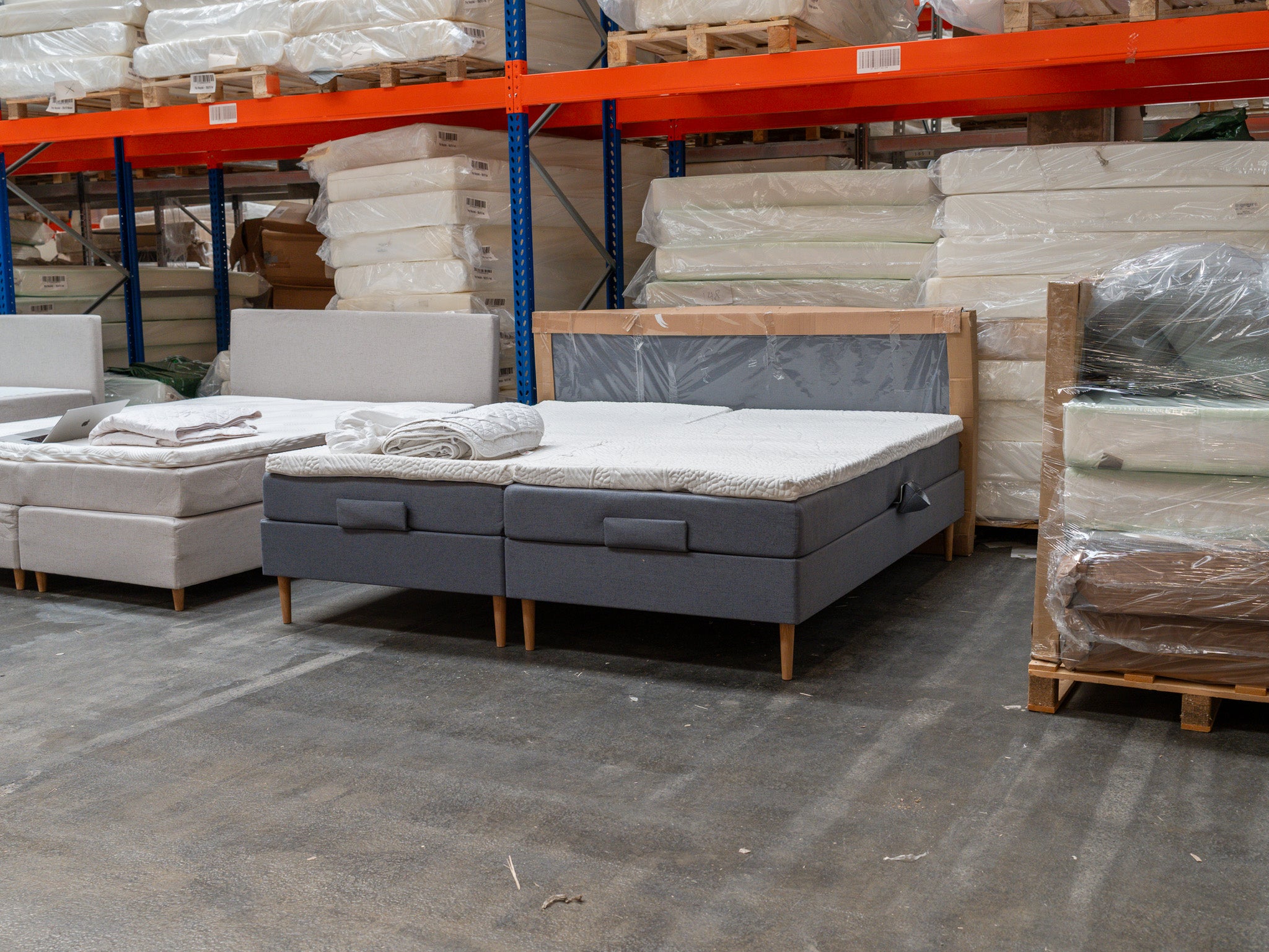 Elevation 210x210 mørkegrå