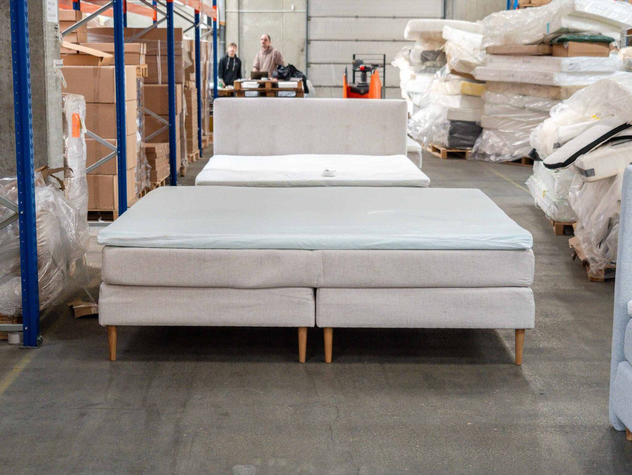 Retur - Kontinental | Kontinental (Sand) 210x210