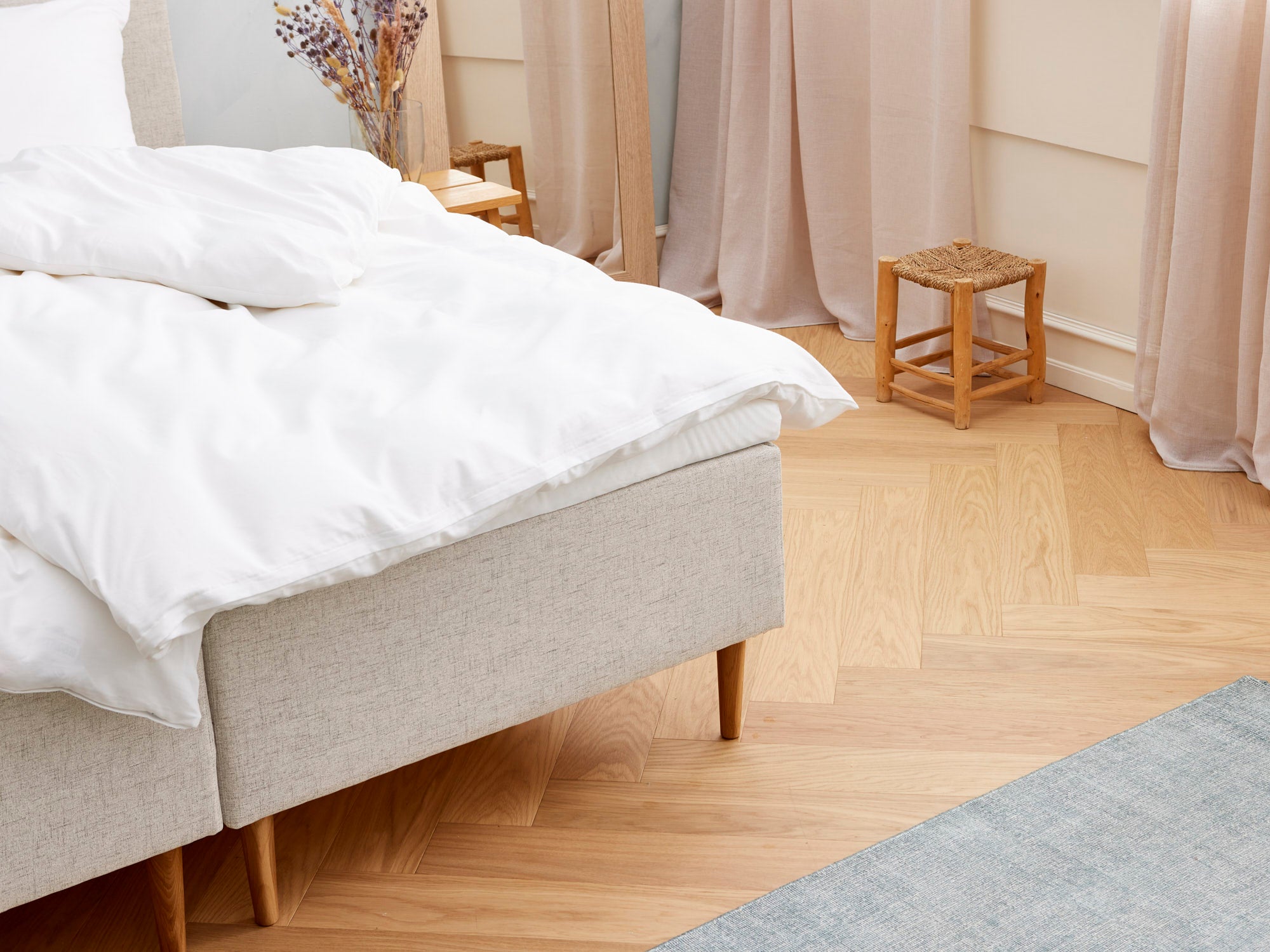 Monark - Kølende | Boxmadras (Sand) 210x210 cm.