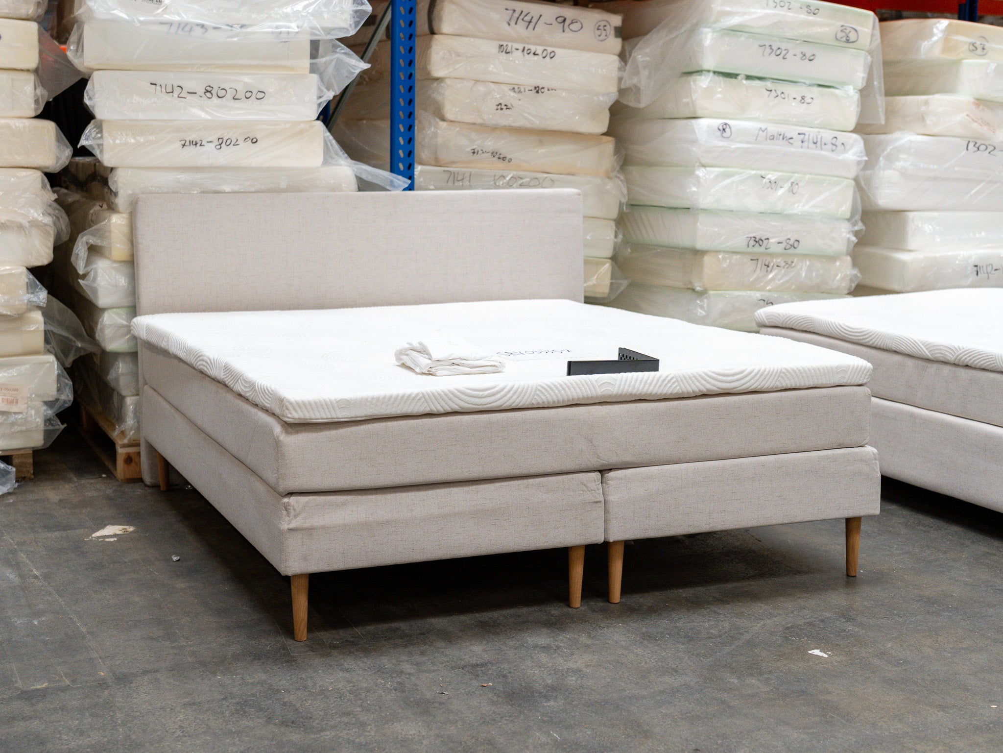 Kontinental 180x200 sand