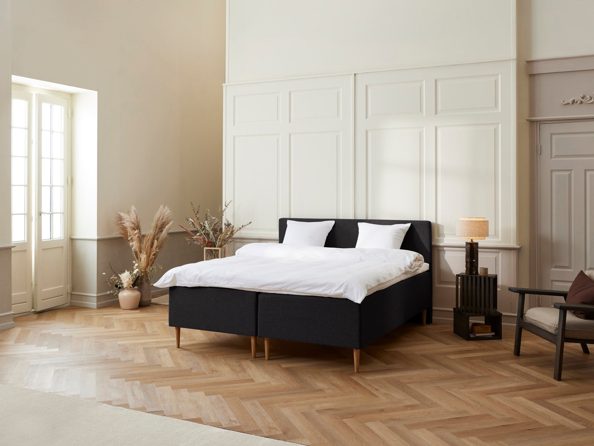 Majestæt - Luksus | Boxmadras (Sort) 210x210 cm.