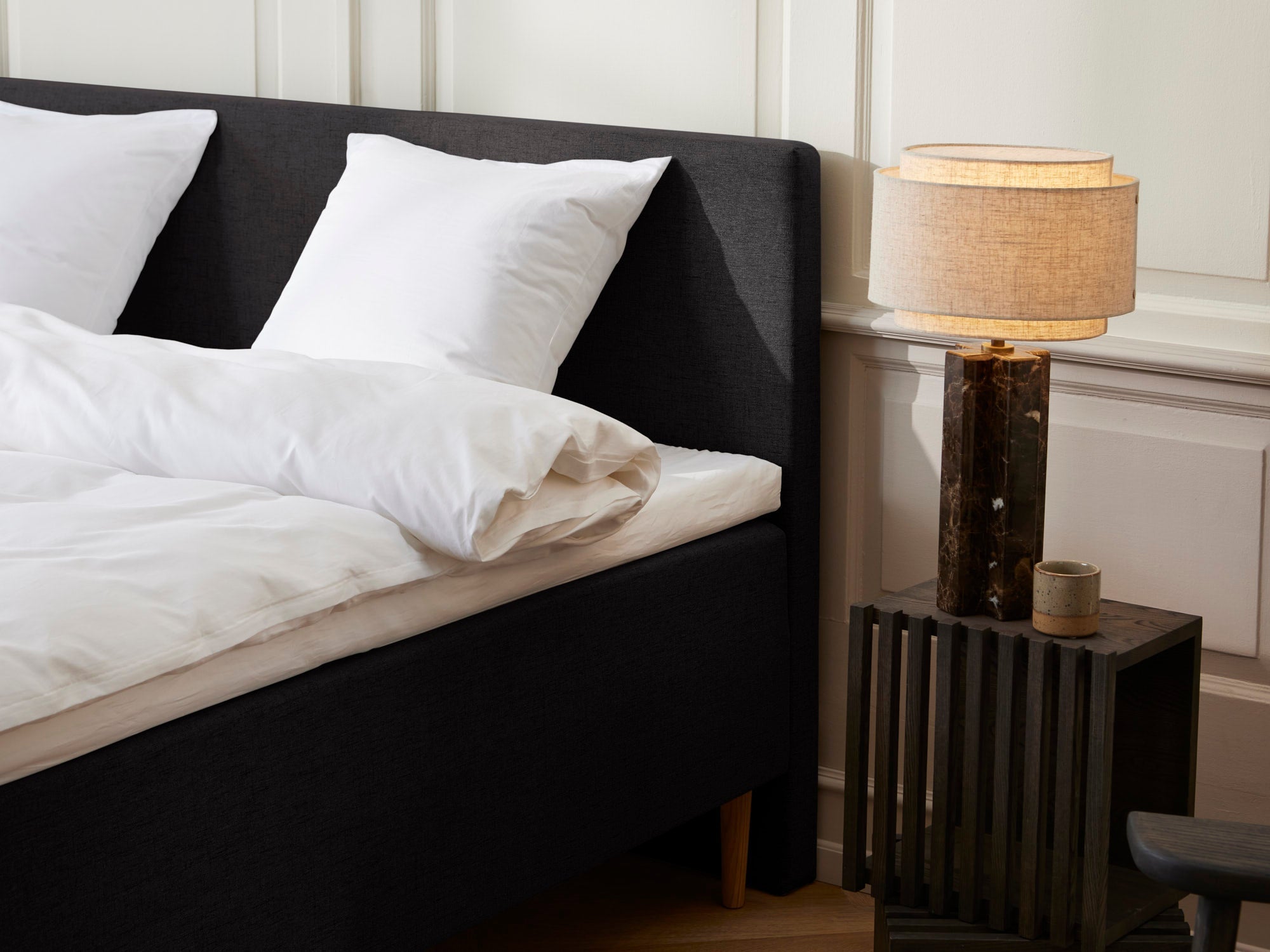 stockholm-modal-box-sort-180x210-cm