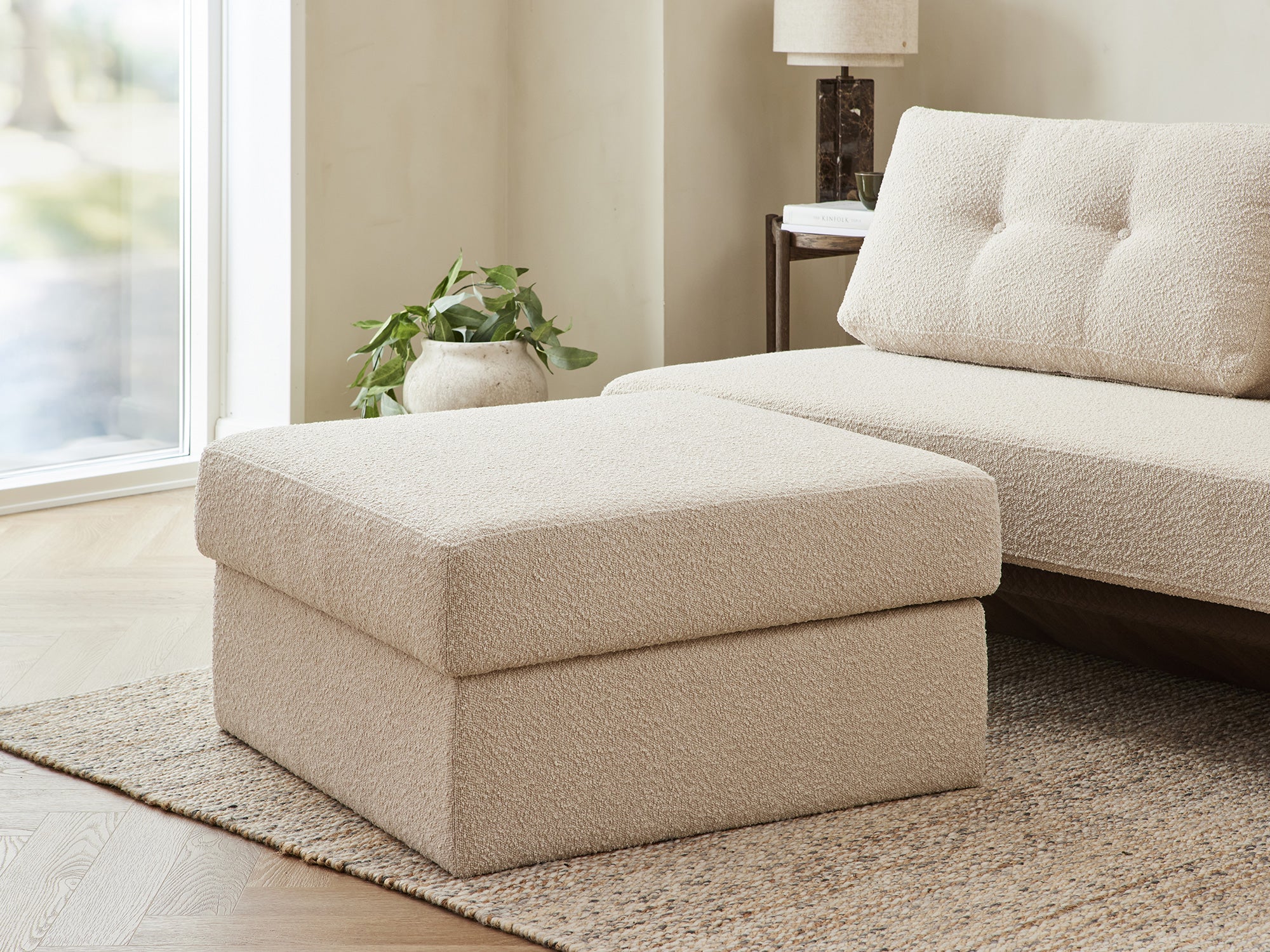 Puffen - Boucle | Puf (Sand) 83x83 cm.