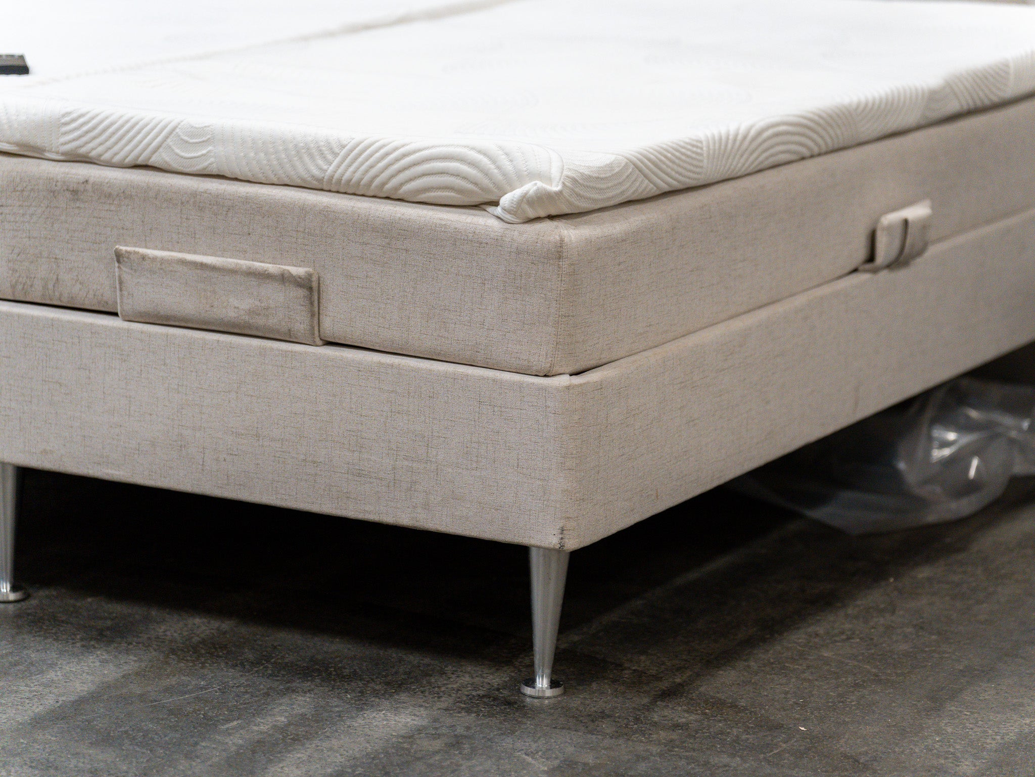 Elevation 180x200 sand