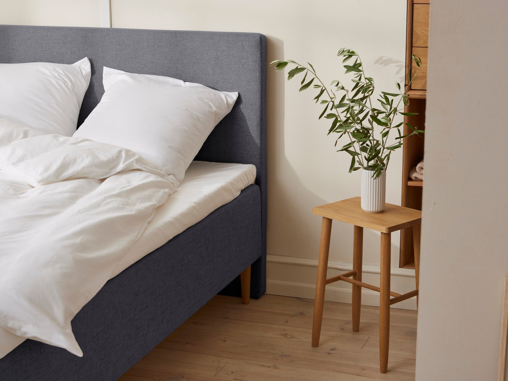 Majestæt - Trykaflastende | Boxmadras (Antracit) 140x200 cm.