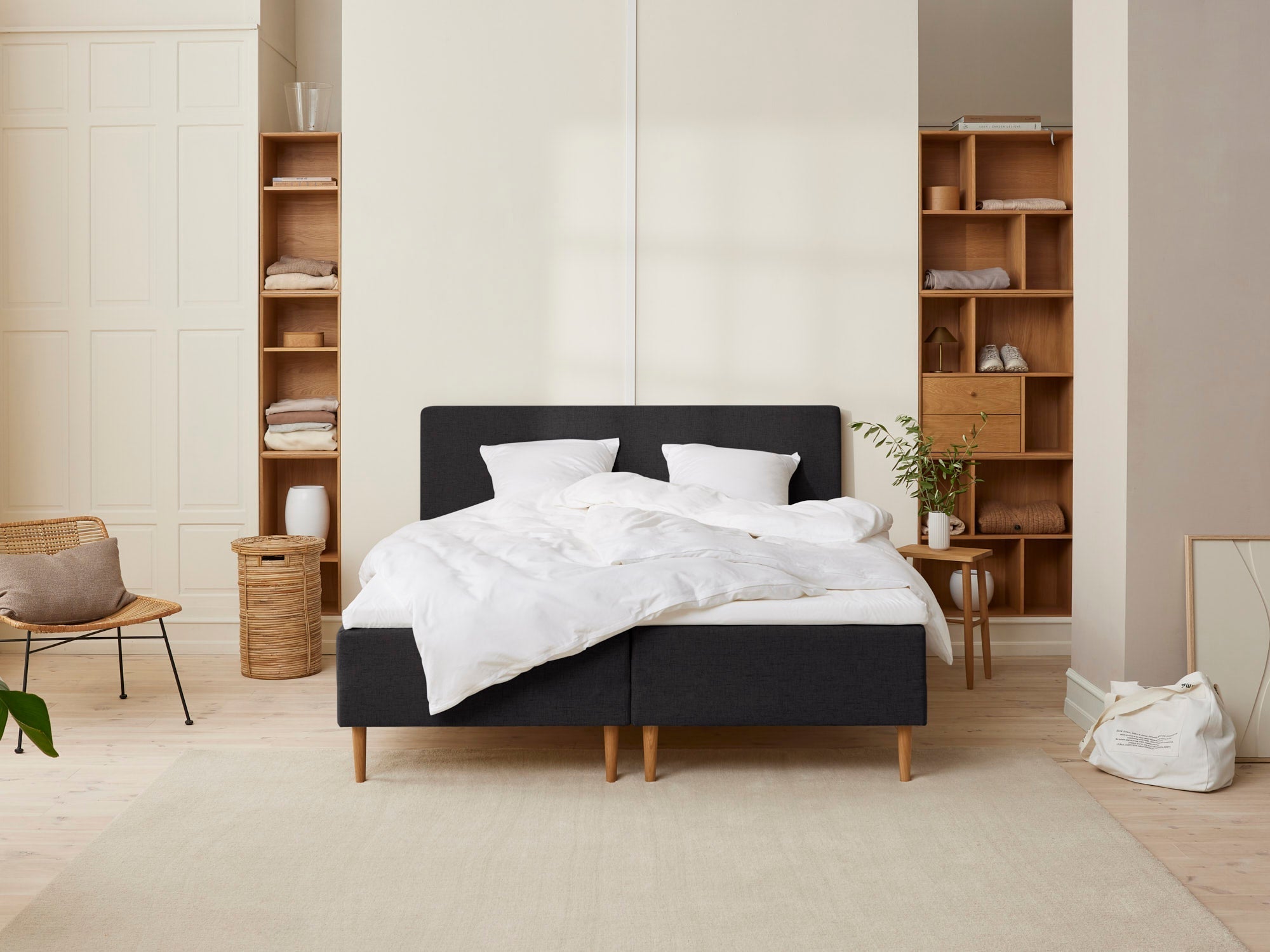 tromso-modal-box-sort-210x210-cm