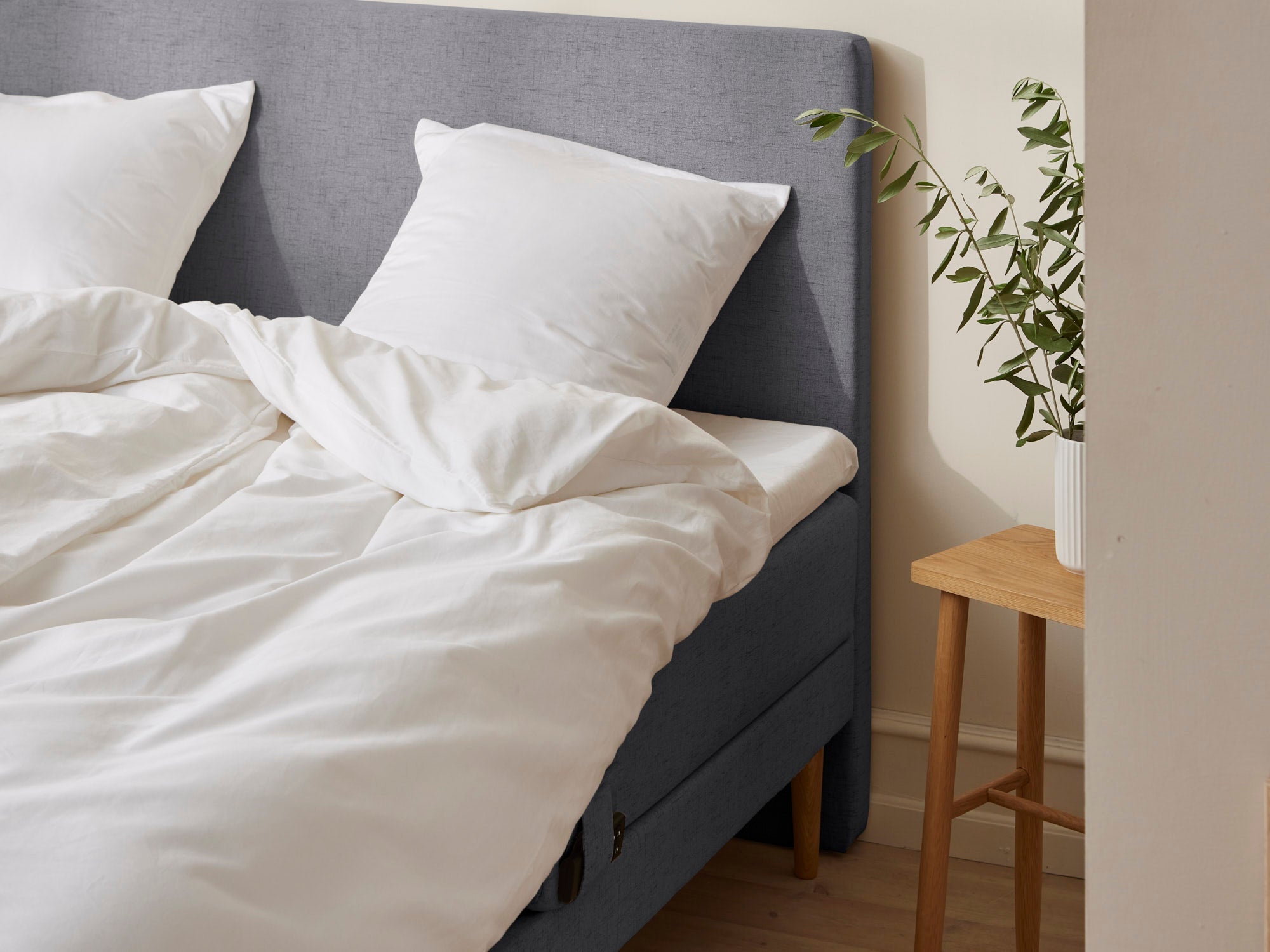 Majestæt - Trykaflastende | Elevation (Antracit) 180x200 cm.