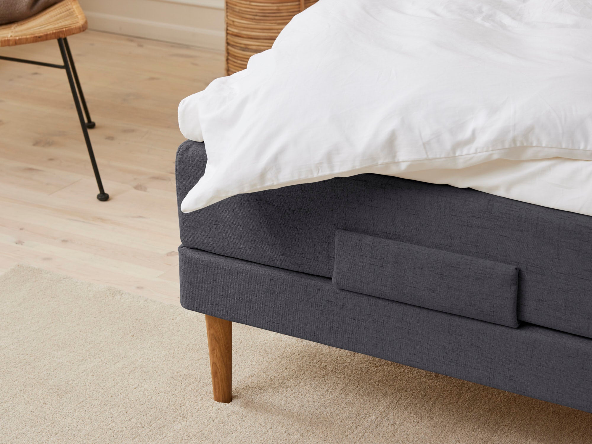 Fagmandens - Trykaflastende | Elevation (Antracit) 90x210 cm.