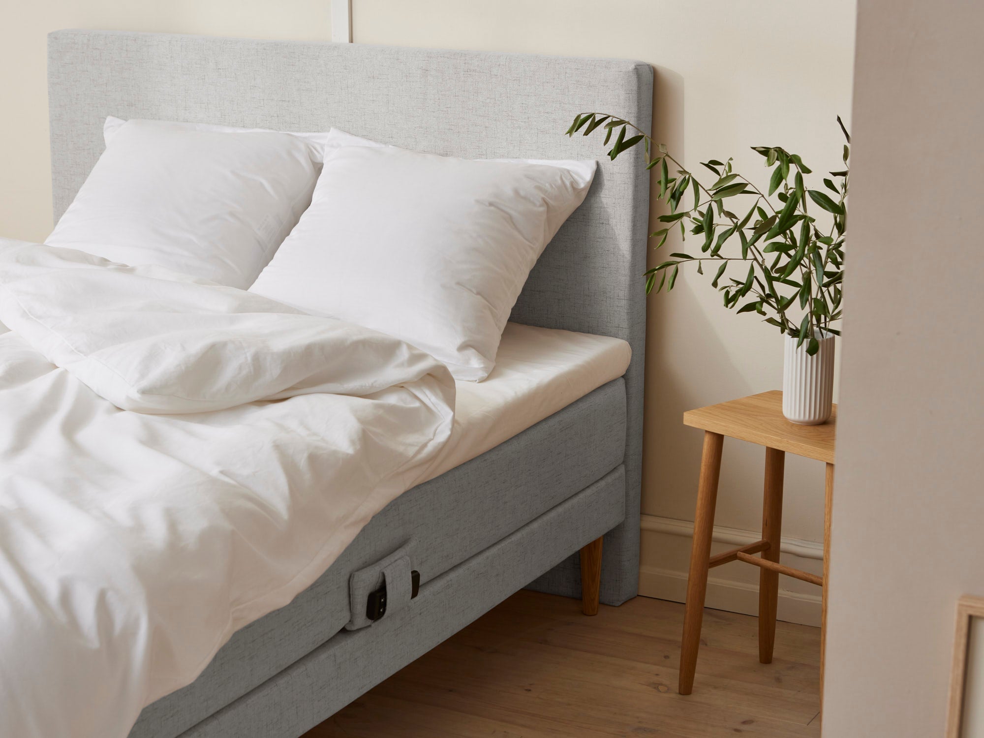 Fagmandens - Trykaflastende | Elevation (Lysegrå) 140x200 cm.