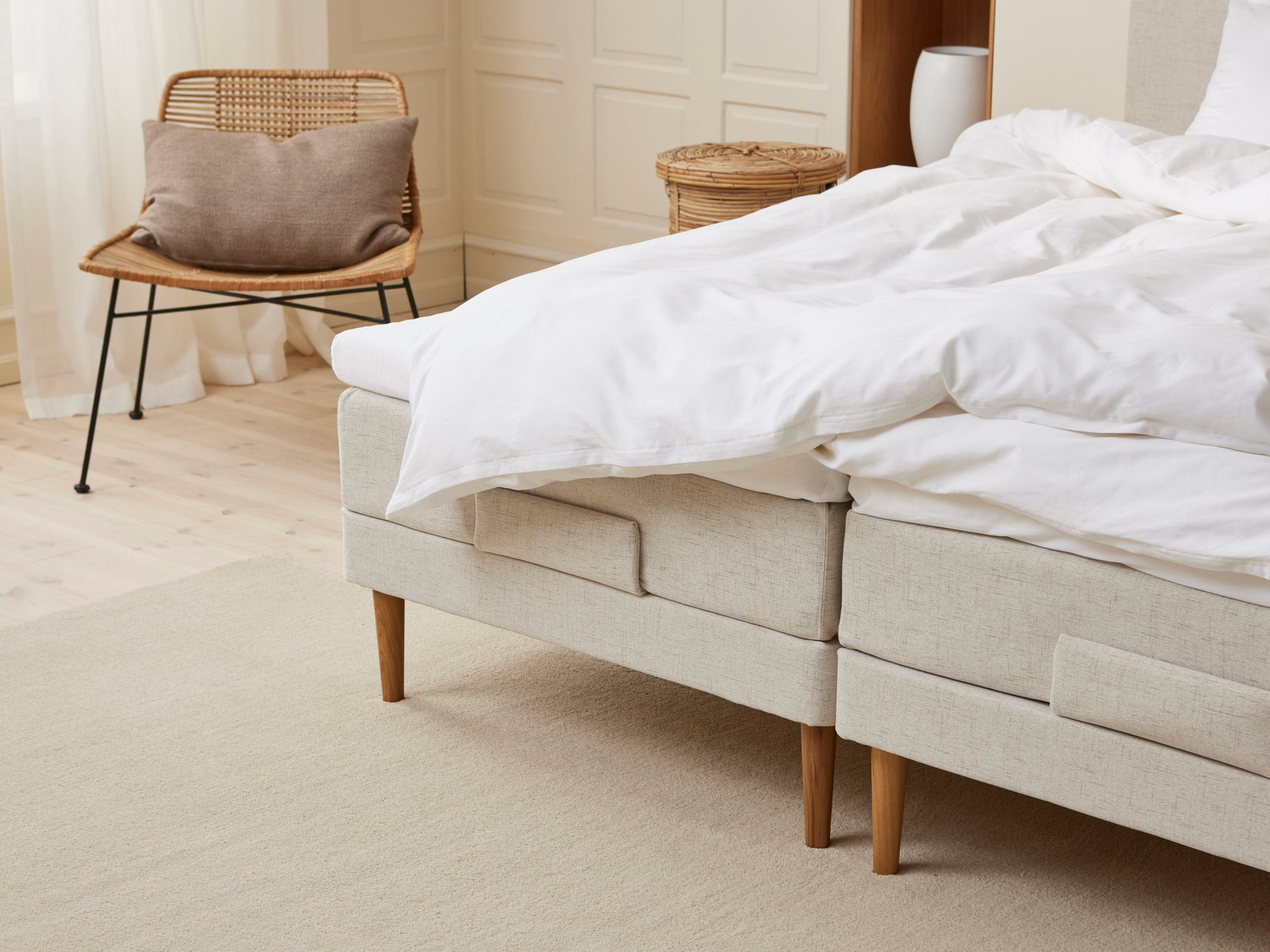 Fabrikkens - Trykaflastende | Elevation (Sand) 210x210 cm.