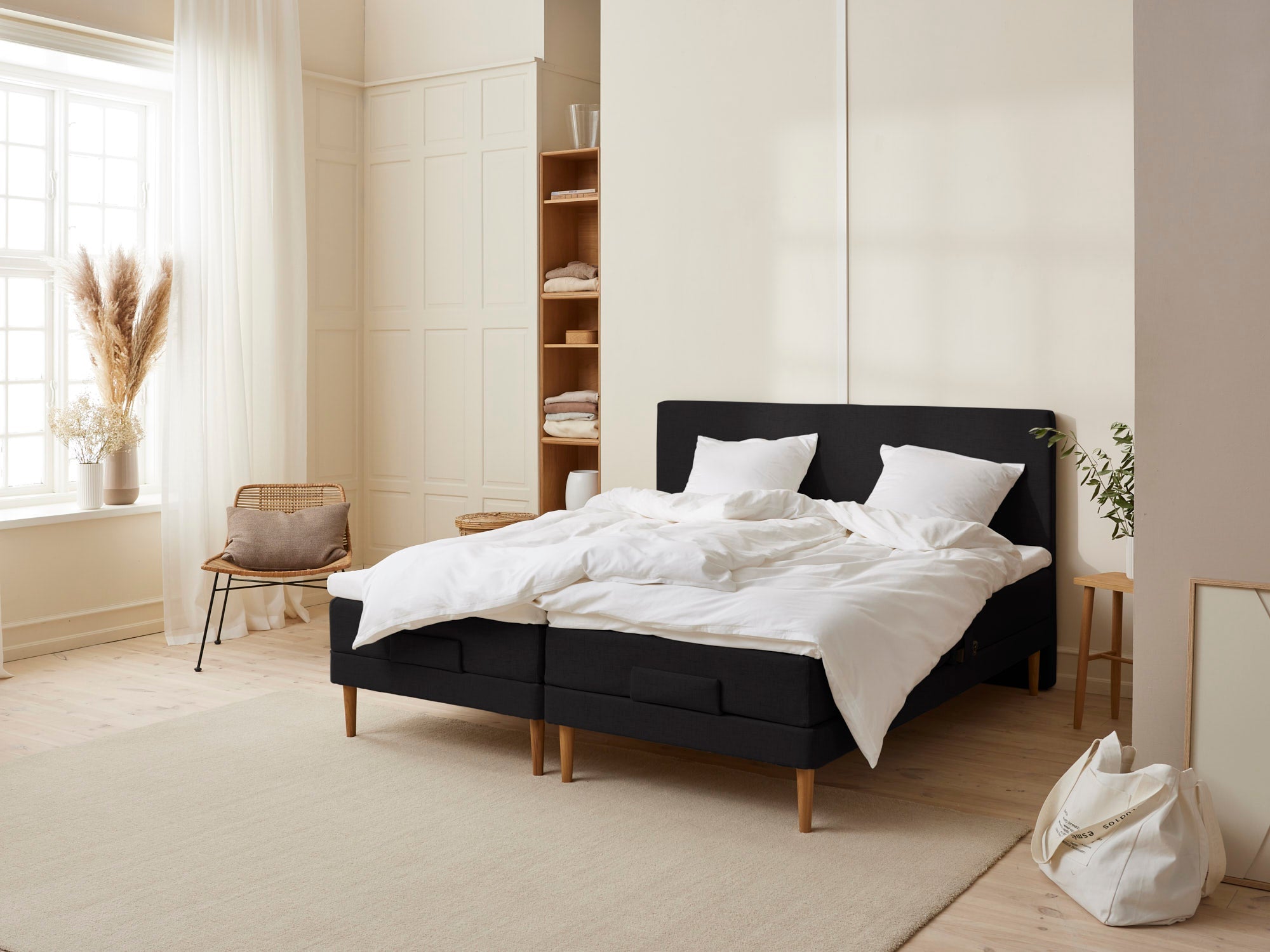 Fagmandens - Trykaflastende | Elevation (Sort) 180x210 cm.