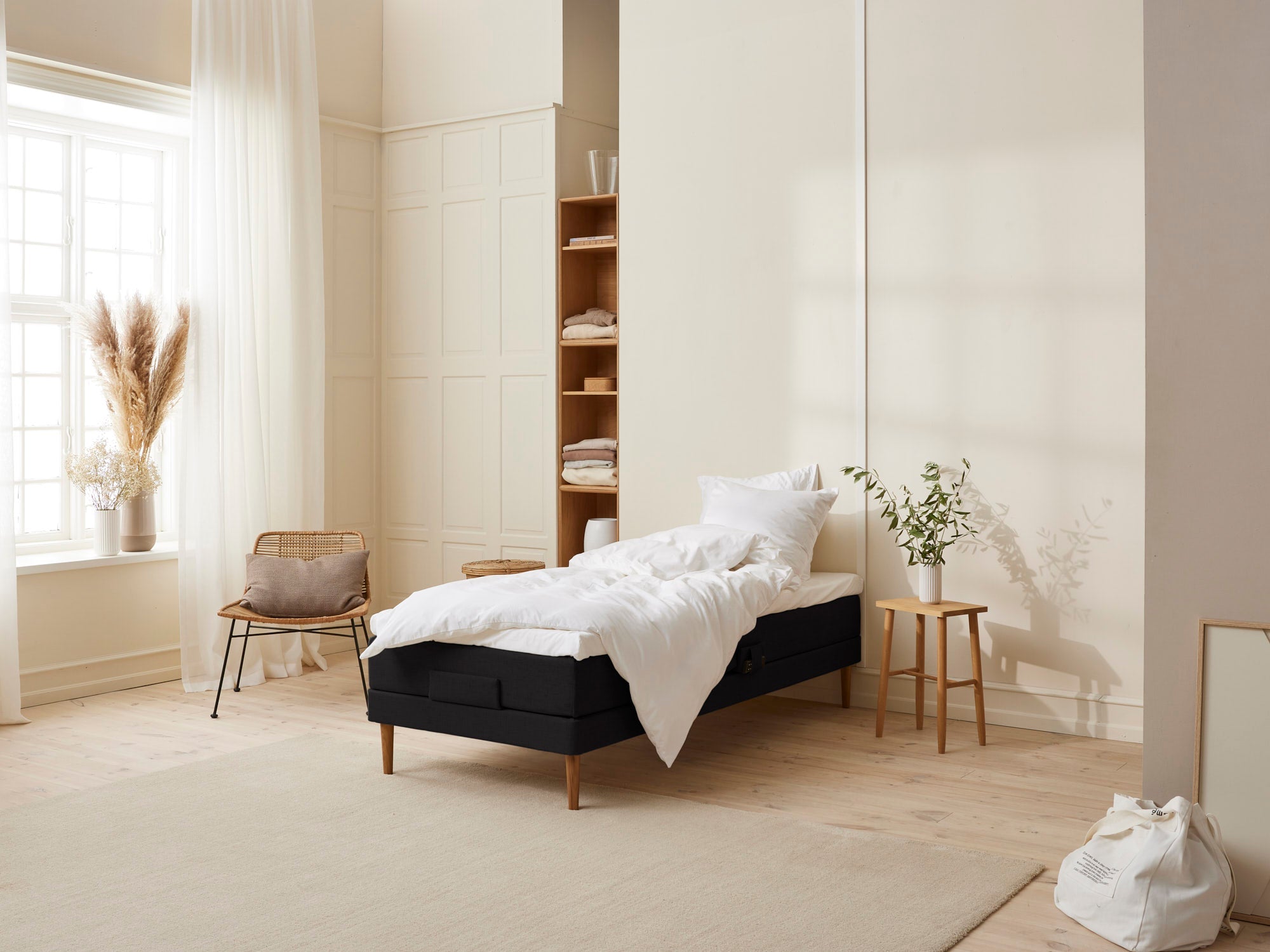 Fagmandens - Trykaflastende | Elevation (Sort) 90x210 cm.