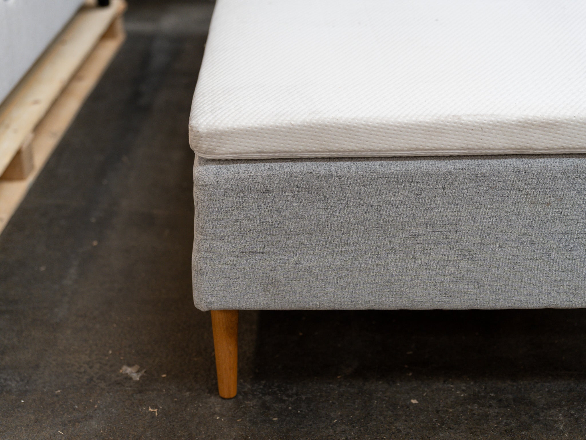 Boksmadras 80x200 grå