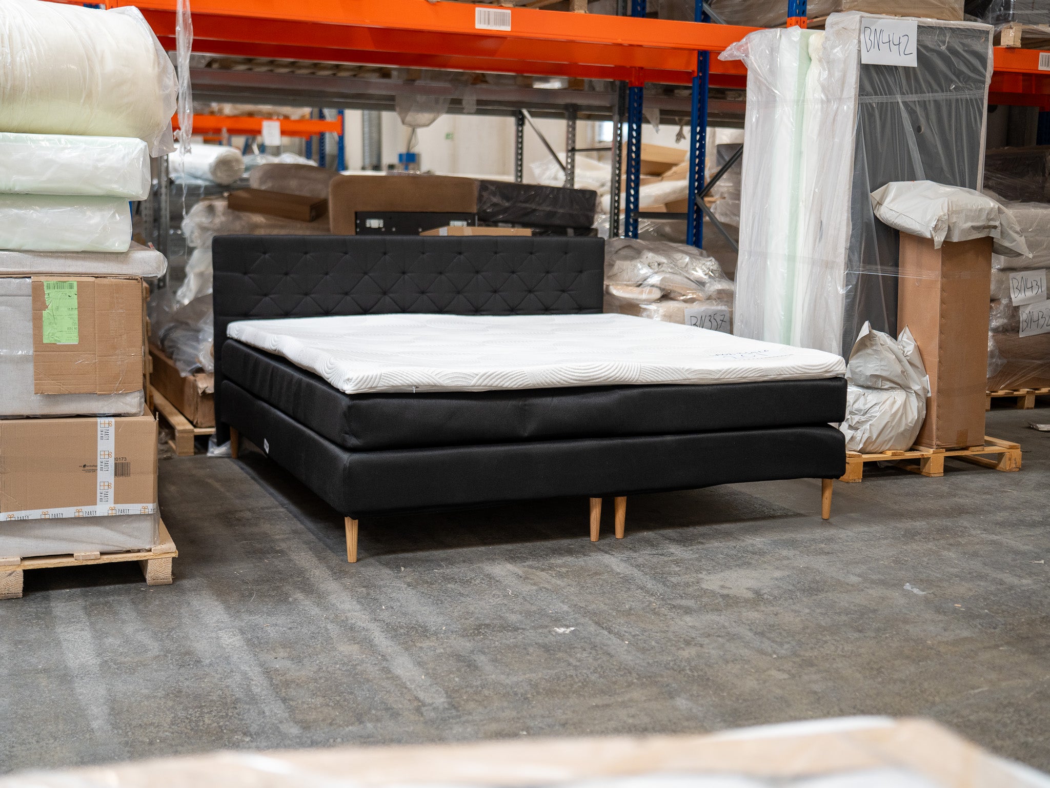 Kontinental 210x210 sort