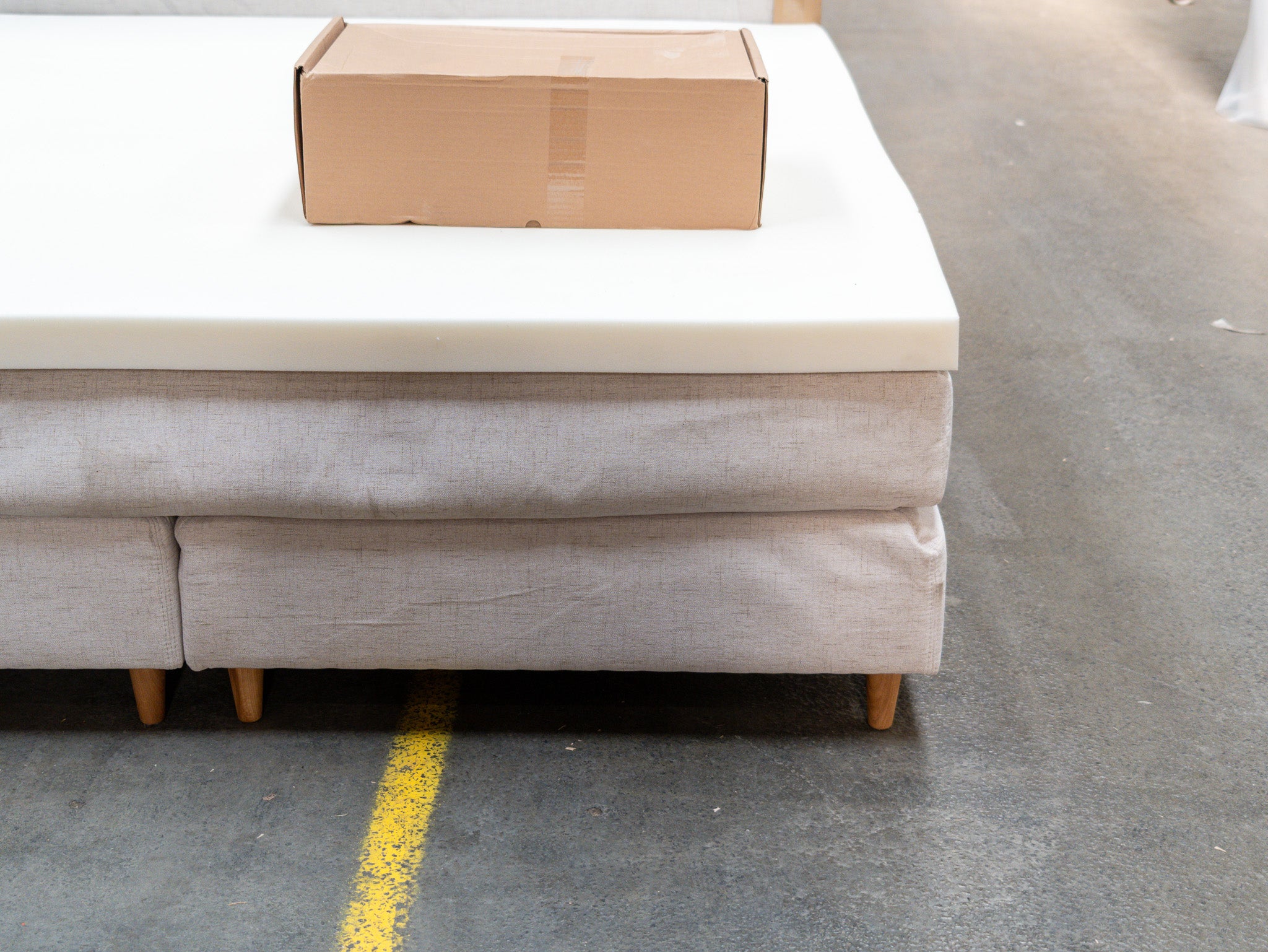 Retur - Majestæt Trykaflastende | Kontinental (Sand) 180x200