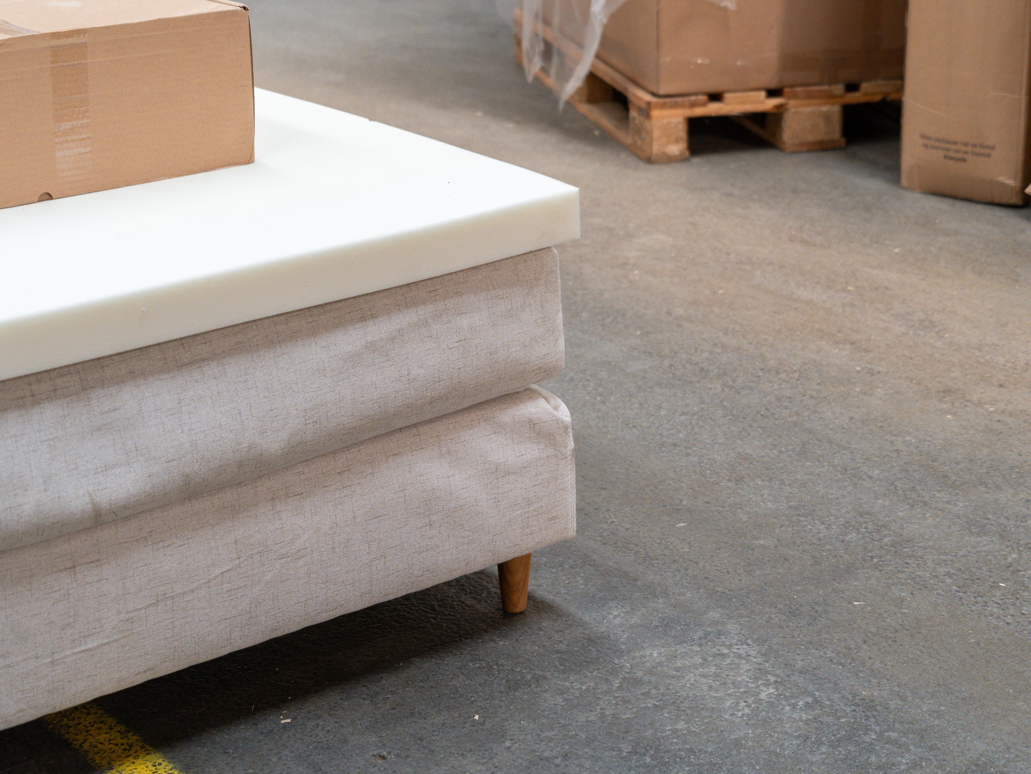 Retur - Majestæt Trykaflastende | Kontinental (Sand) 180x200