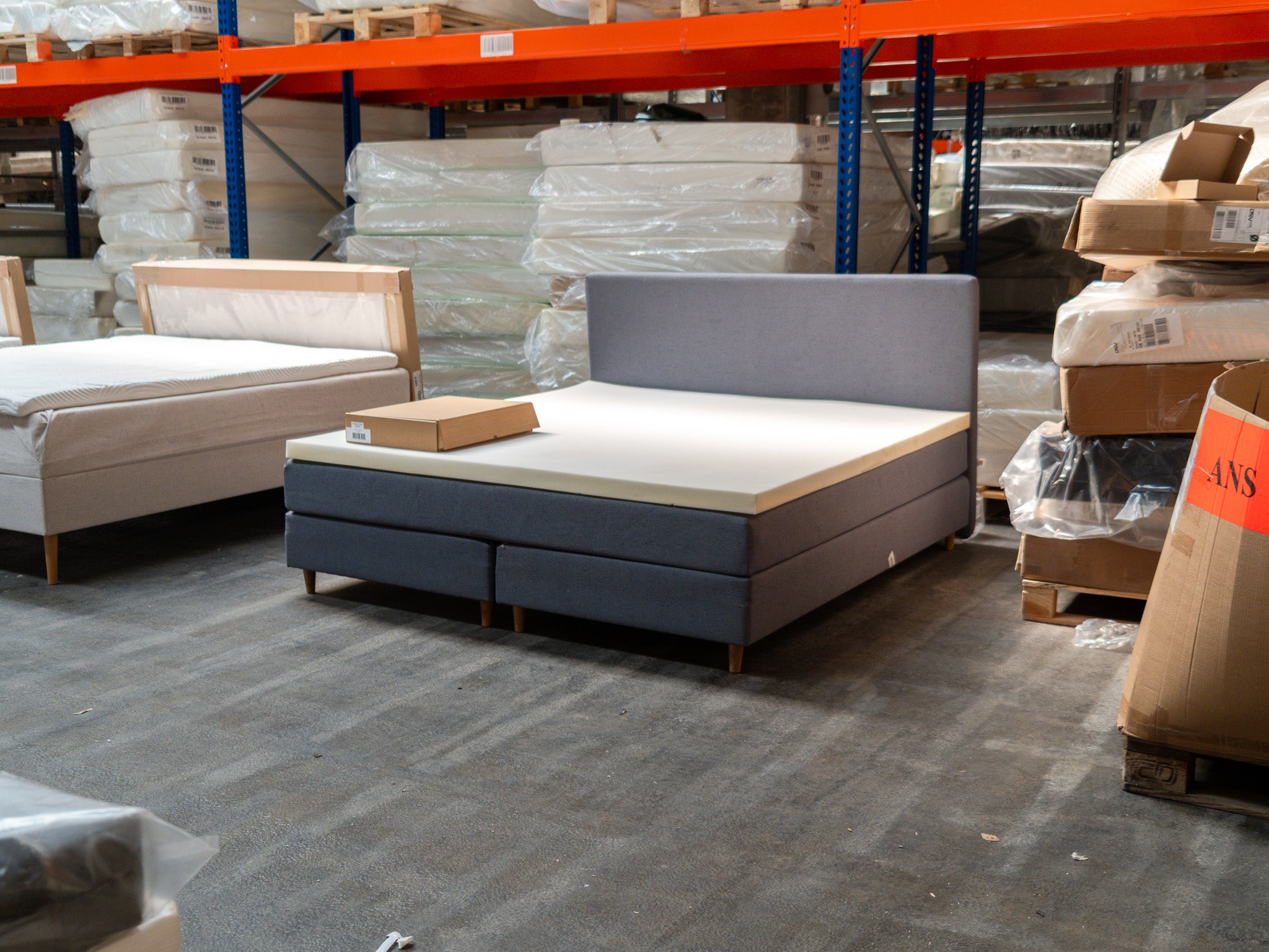 Retur - Majestæt Trykaflastende | Kontinental (Mørkegrå) 180x200