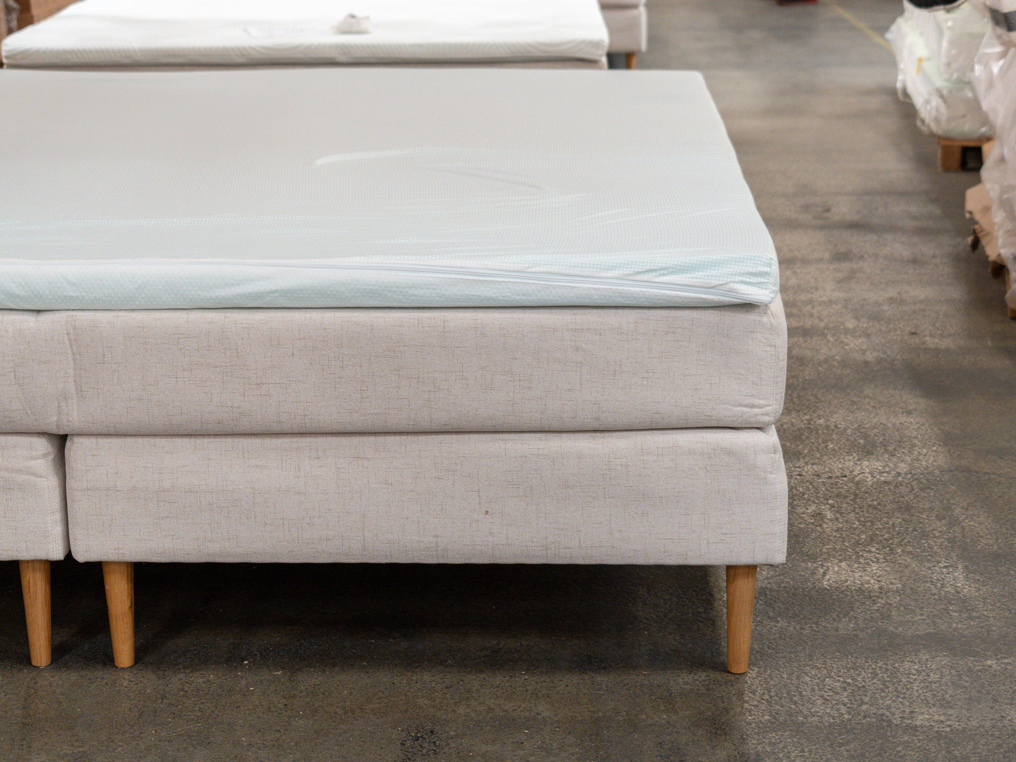 Retur - Kontinental | Kontinental (Sand) 210x210