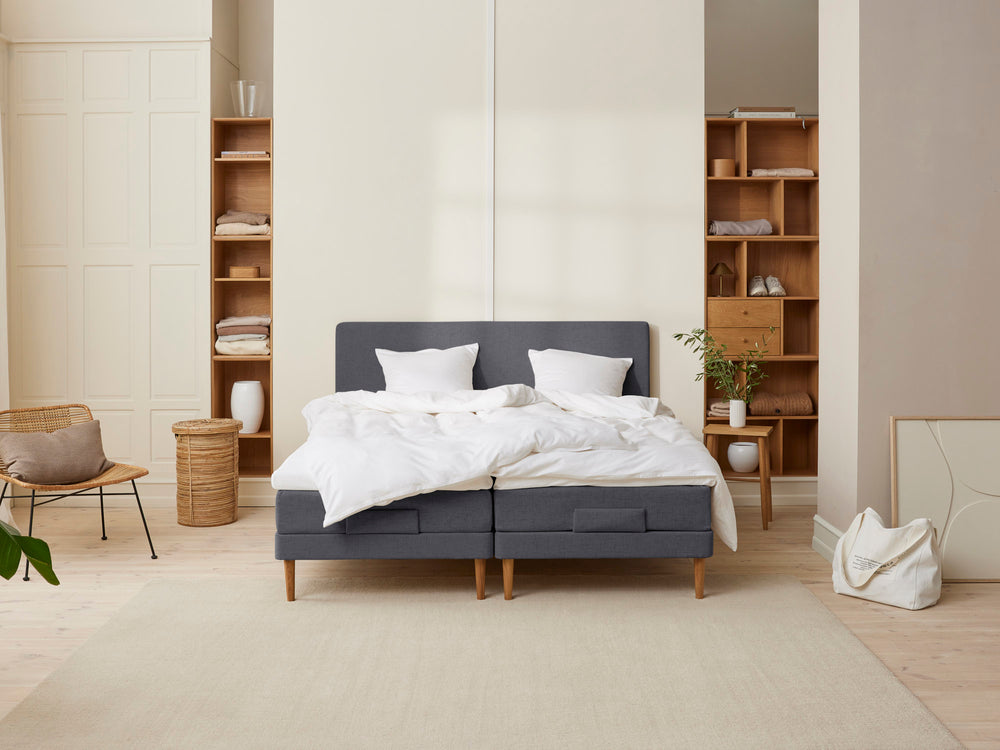 Monark - Trykaflastende | Elevation (Antracit) 210x210 cm.