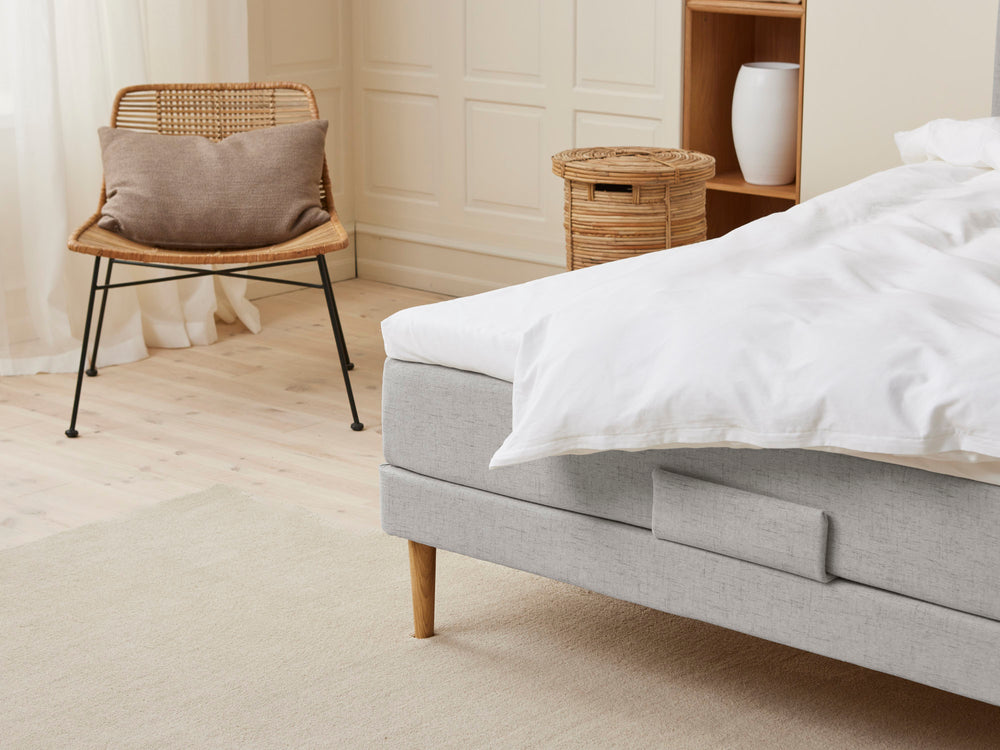 Monark - Trykaflastende | Elevation (Lysegrå) 105x210 cm.