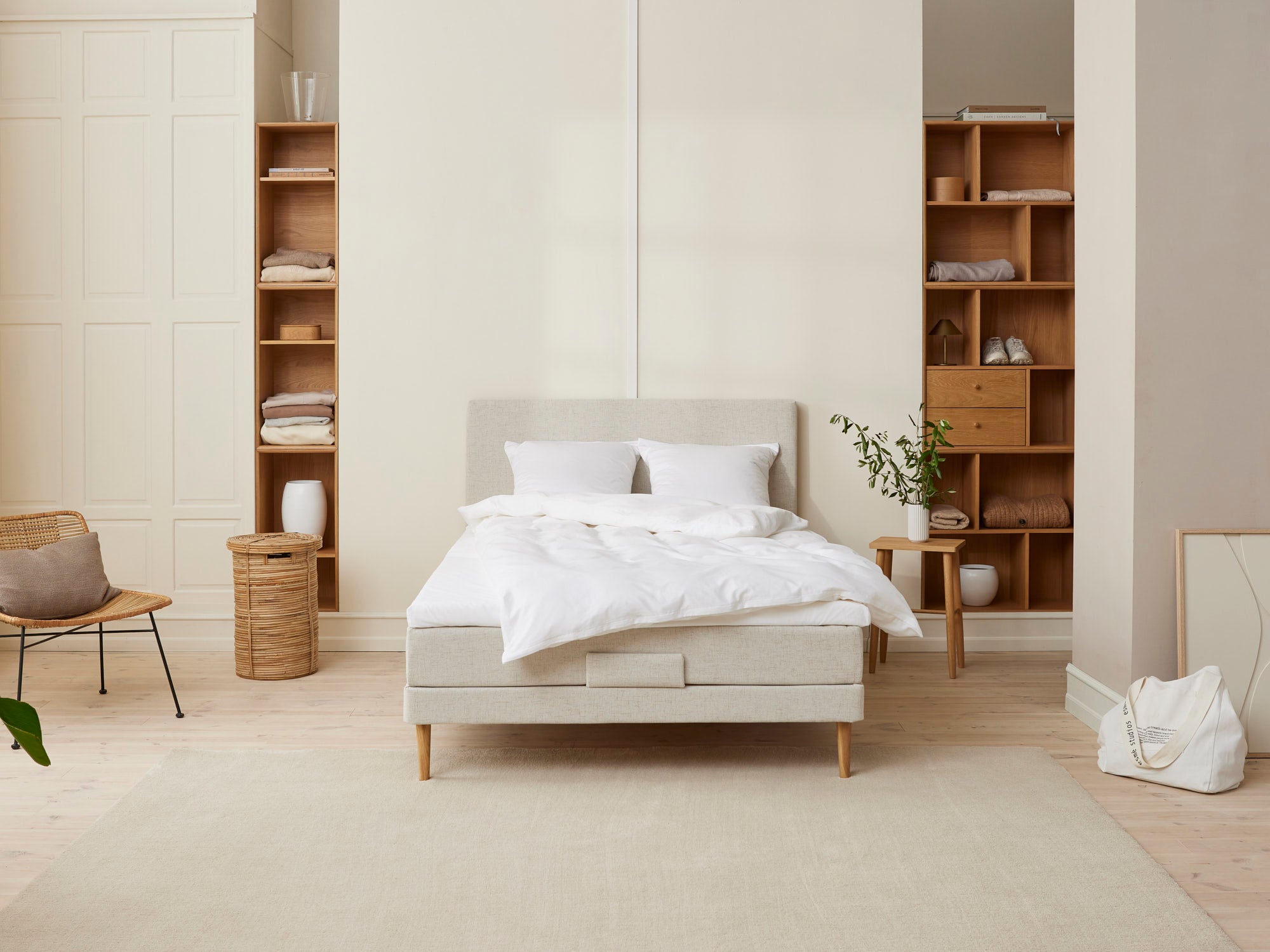 Krone - Trykaflastende | Elevation (Sand) 105x210 cm.