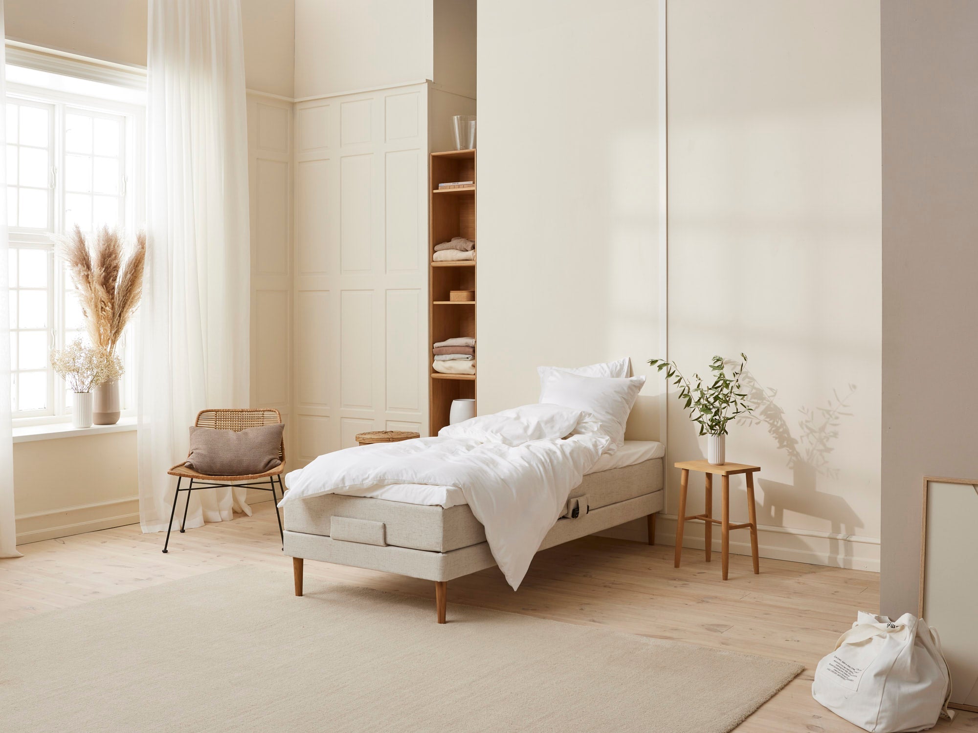 Fagmandens - Trykaflastende | Elevation (Sand) 80x200 cm.