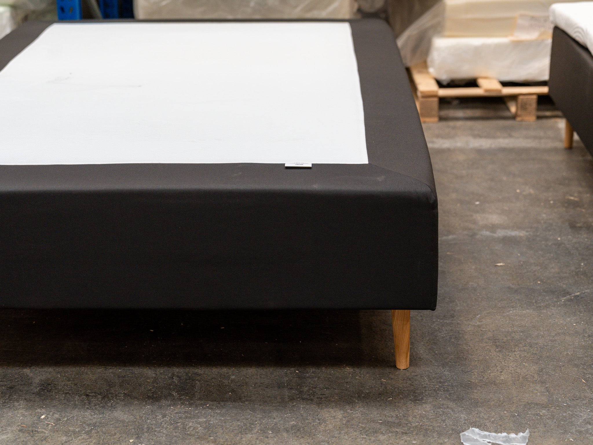 Specialmål 140x220 boksmadras sort