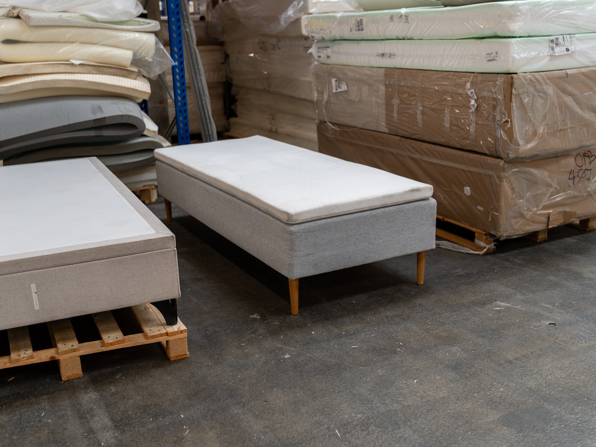 Boksmadras 80x200 grå